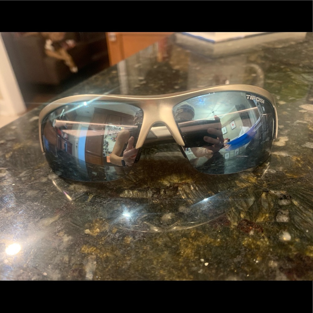 Tifosi Saxon running sunglasses.